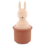Gobelets Mrs. Rabbit Trixie utilisés comme jouets de bain
