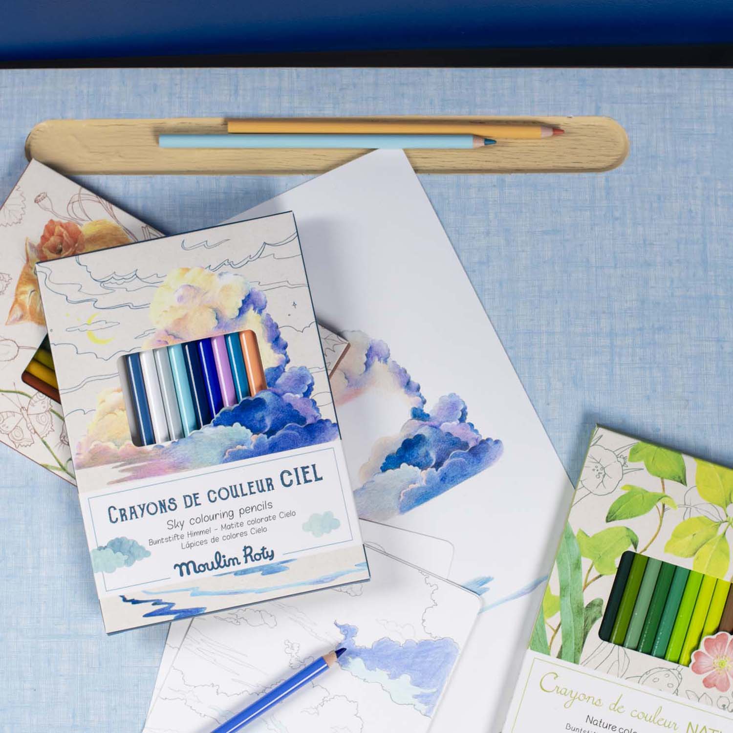 12 crayons de couleur + cartes à colorier - Moulin roty